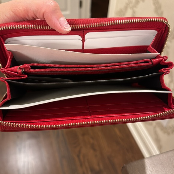 Gucci Wallet - Picture 3 of 3